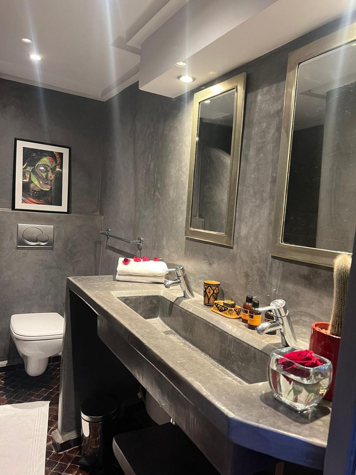رياد رياض فندوم و سبا 4*